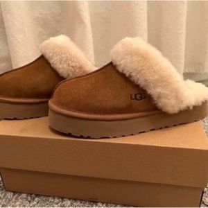 Ugg Disquette Platform Slippers size 9
